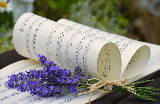 Singen und Jubeln